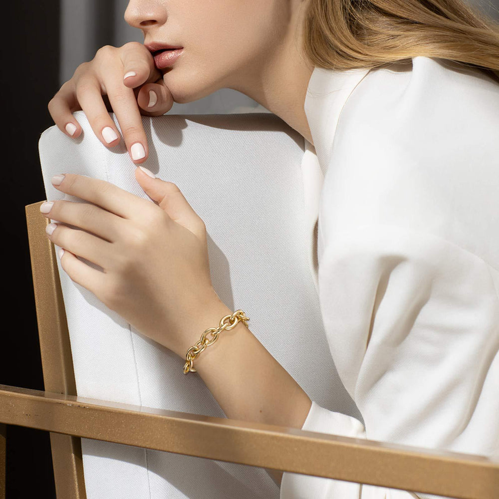 Gold Chunky Thick Link Chain Bracelet Scene Graph Gold Chunky Thick Link Chain Bracelet Scene Graph