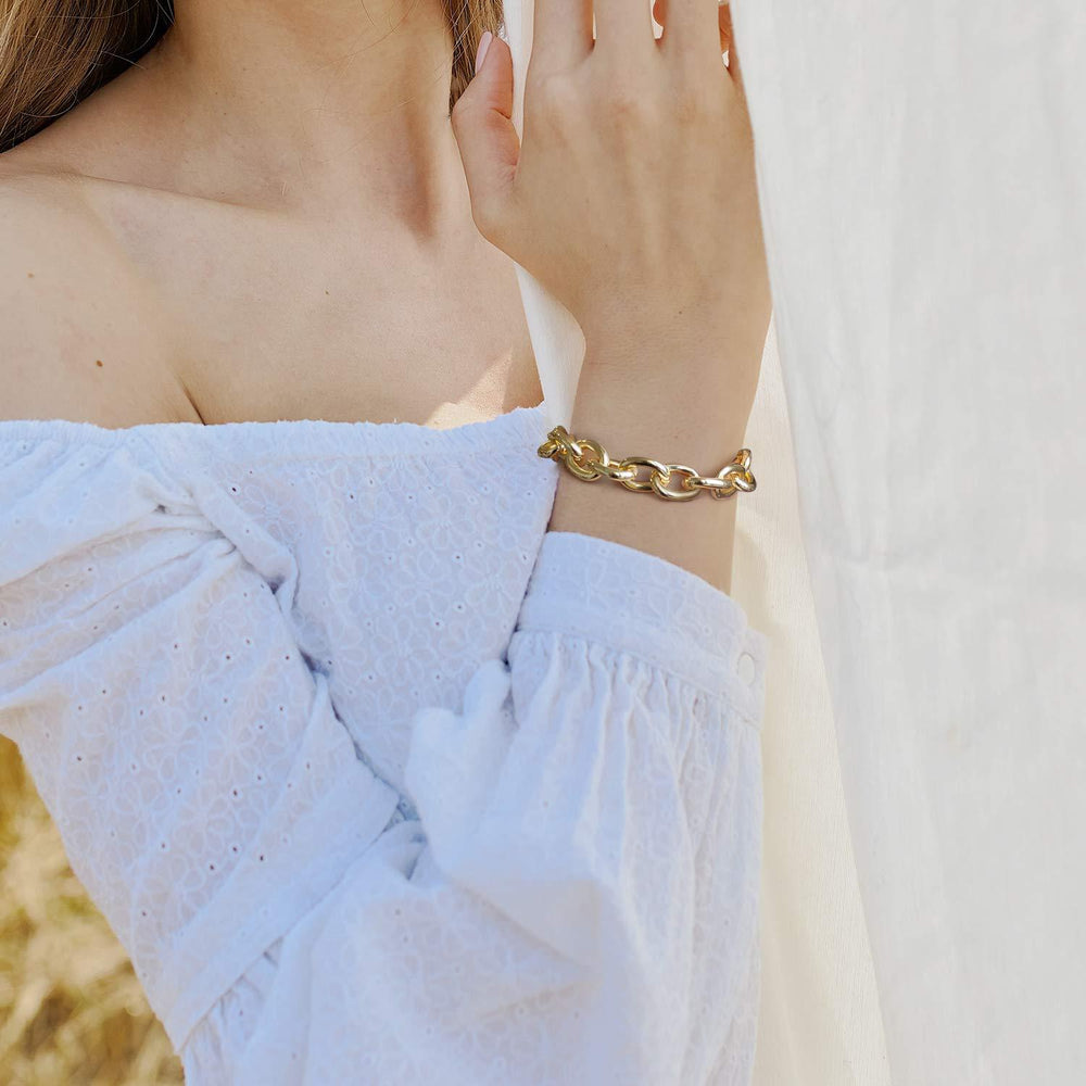 Gold Chunky Thick Link Chain Bracelet Scene Graph Gold Chunky Thick Link Chain Bracelet Scene Graph