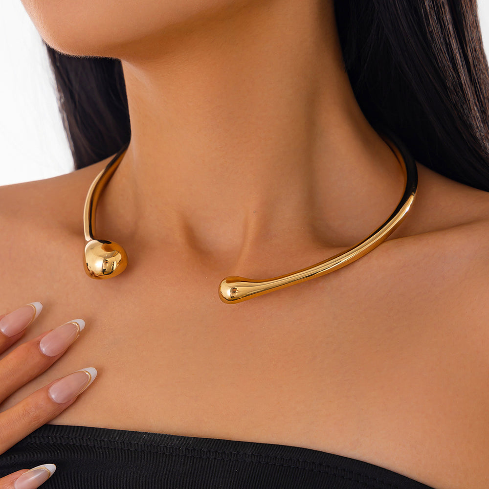 Asymmetrical Water Drop Spring Opening Necklace Scene Graph Asymmetrical Water Drop Spring Opening Necklace Scene Graph