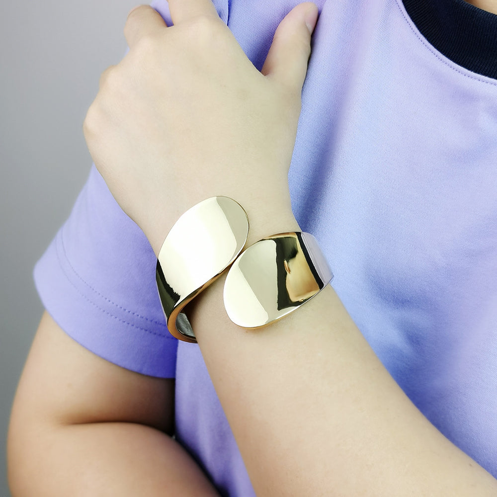 gold bracelet for women Scene Graph gold bracelet for women Scene Graph