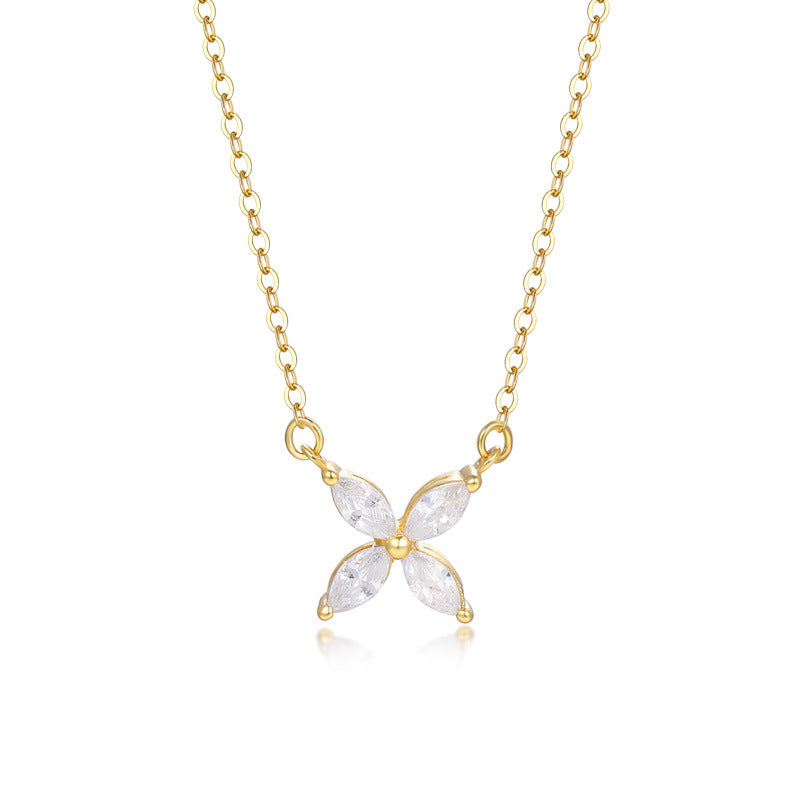 Four-leaf clover pendant necklace with diamonds Four-leaf clover pendant necklace with diamonds